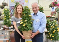 Lena together with her father Hubert Brandkamp presenting the Thunbergia from the Lukoma Series. The Lukoma Honey is also new to the series.